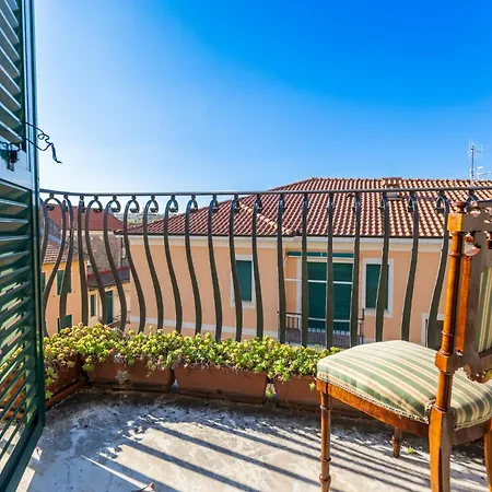 Hostdomus - Viola Terrace Free Parking Apartamento Finale Ligure